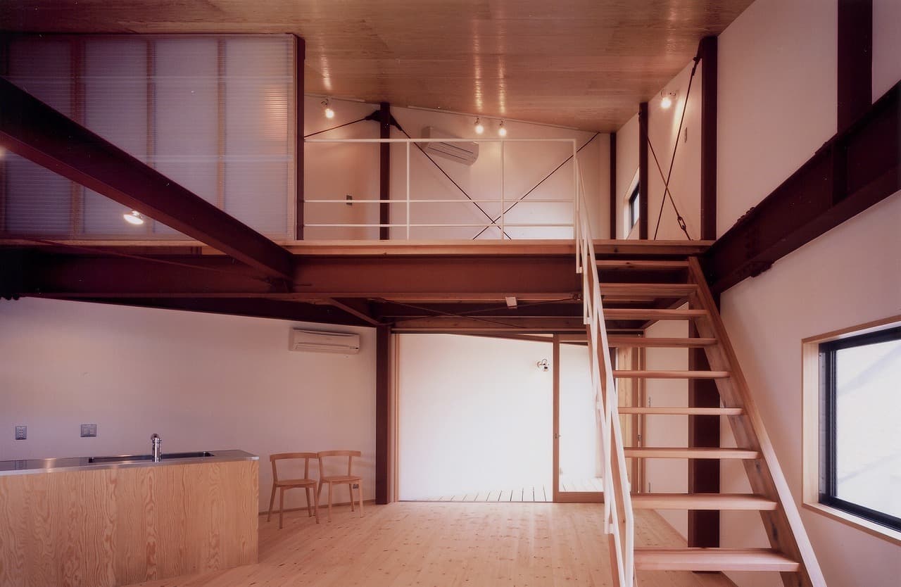 大阪の建築家・中平勝が設計した鉄骨造倉庫のリノベーション