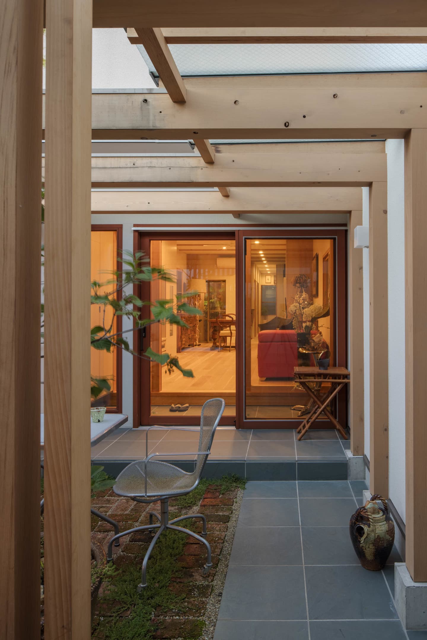 大阪の建築家・中平勝が設計したシニアリフォームの庭