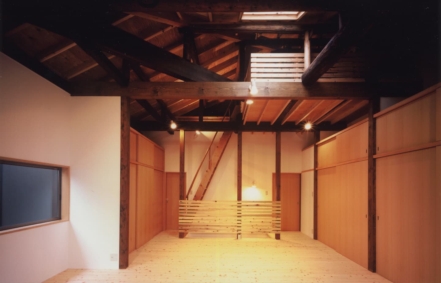 大阪の建築家・中平勝が設計した古民家リノベーションのロフト