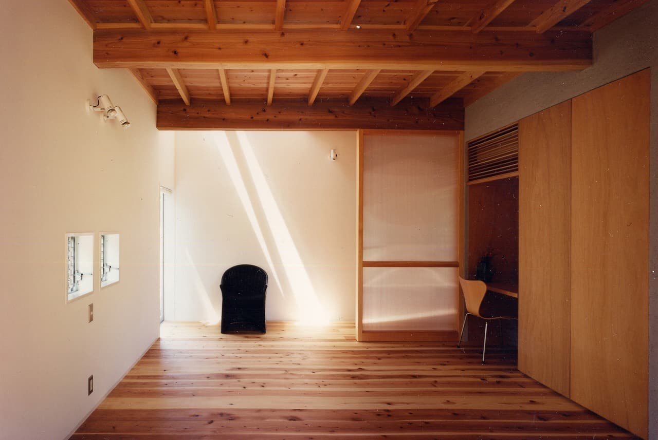 大阪の建築家・中平勝が設計したセカンドハウス・木造別荘/リビングダイニング大阪の建築家・中平勝が設計したセカンドハウス・木造別荘/寝室