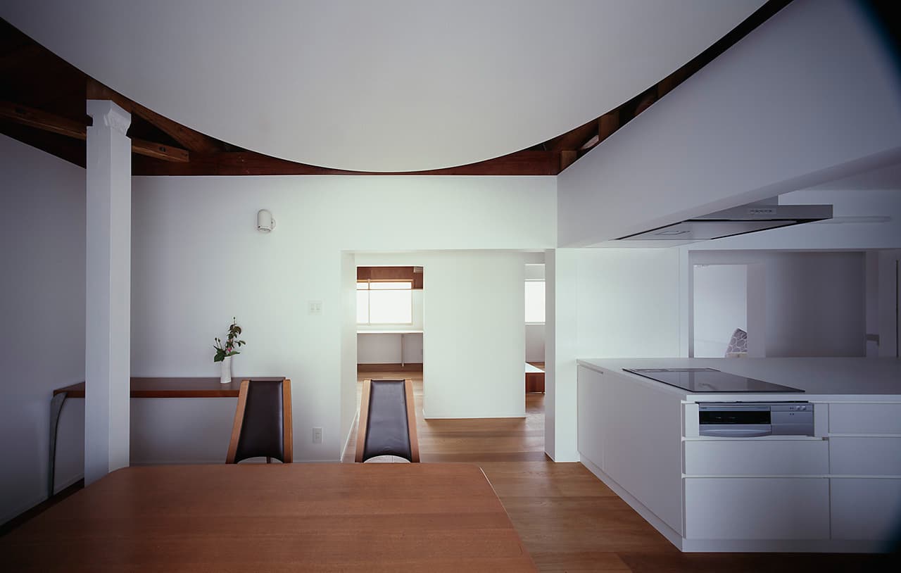 大阪の建築家が設計した2世帯住宅のリノベーションのダイニング